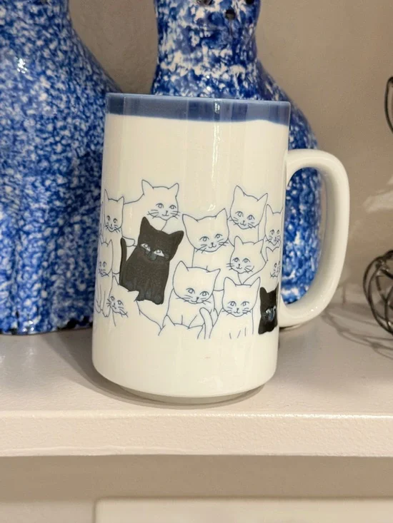 Vintage OTAGIRI Blue and White Stoneware Cat Pattern Mug - Picture 3 of 16